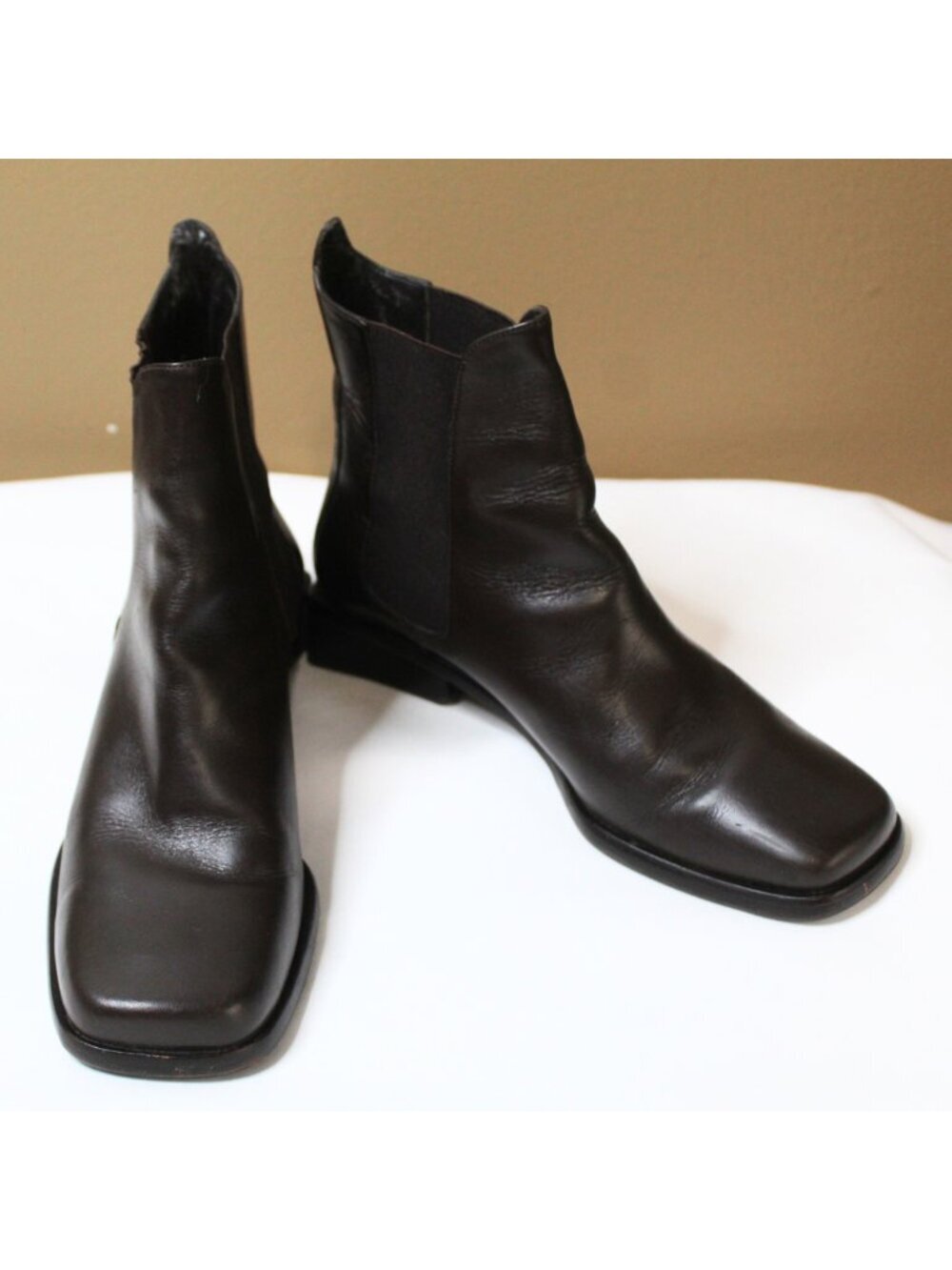 Vintage Cole Haan women's ankle boots size 6.5 brown square toe pull on leather